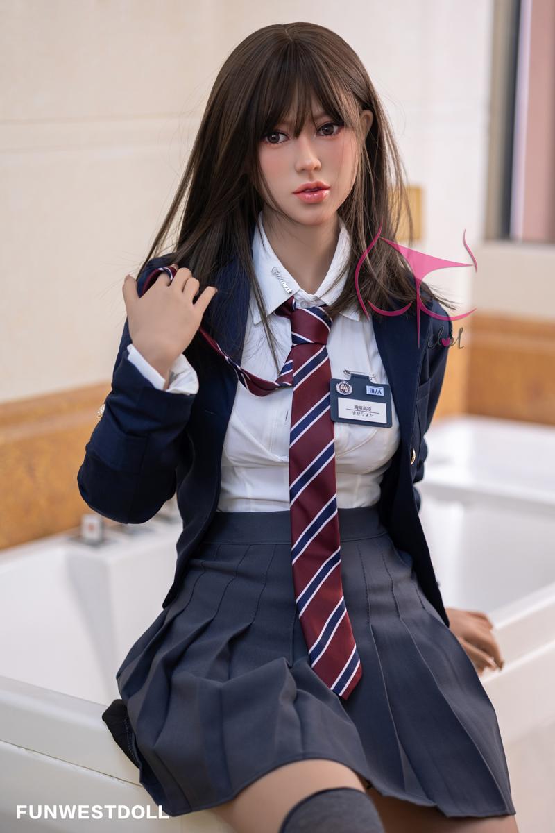 Sekspop Lucy | Aziatische high school sekspop 